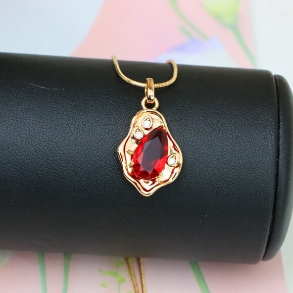 "Elegant Red Teardrop Pendant with Gold Plated Irregular Frame, XPPT1729 - Picture 8 of 13